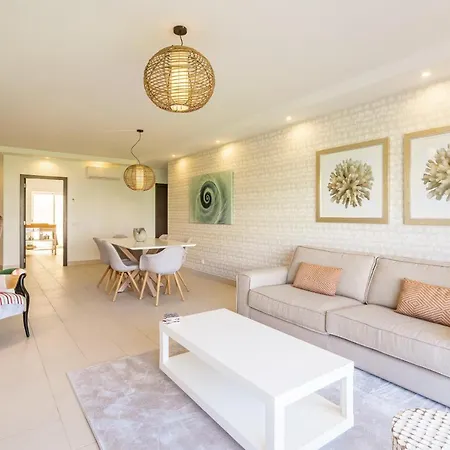 דירה Albufeira-old Town, Luxury & Comfy 2 Bedrooms אלבופיירה