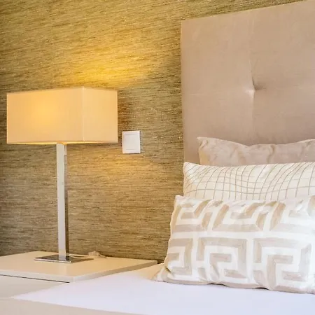 Albufeira-old Town, Luxury & Comfy 2 Bedrooms דירה אלבופיירה