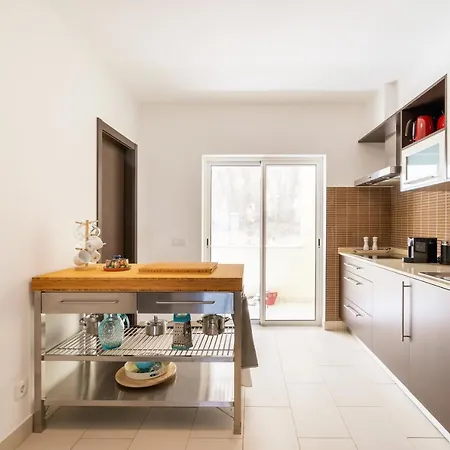 Albufeira-old Town, Luxury & Comfy 2 Bedrooms Apartment *